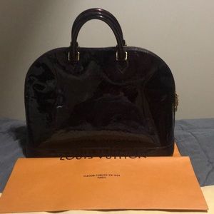Louis Vuitton almo purse